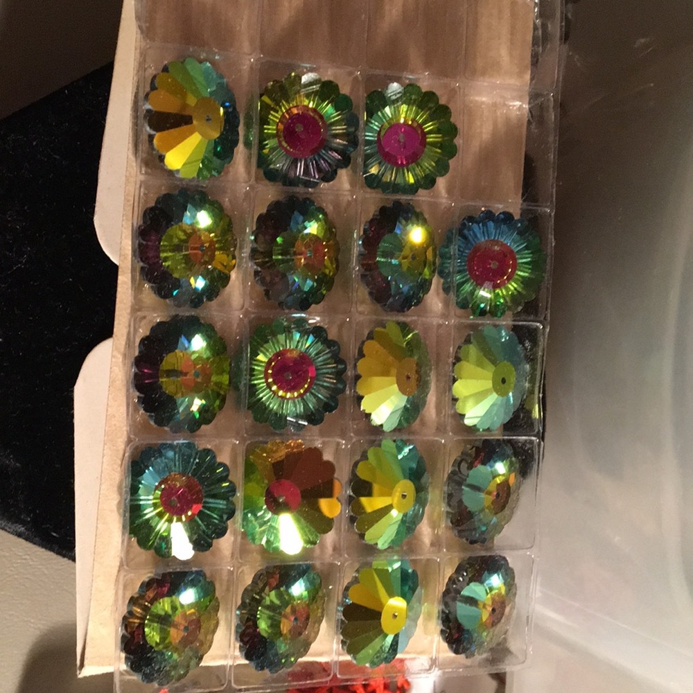 Unique shape and color jewelry making beads